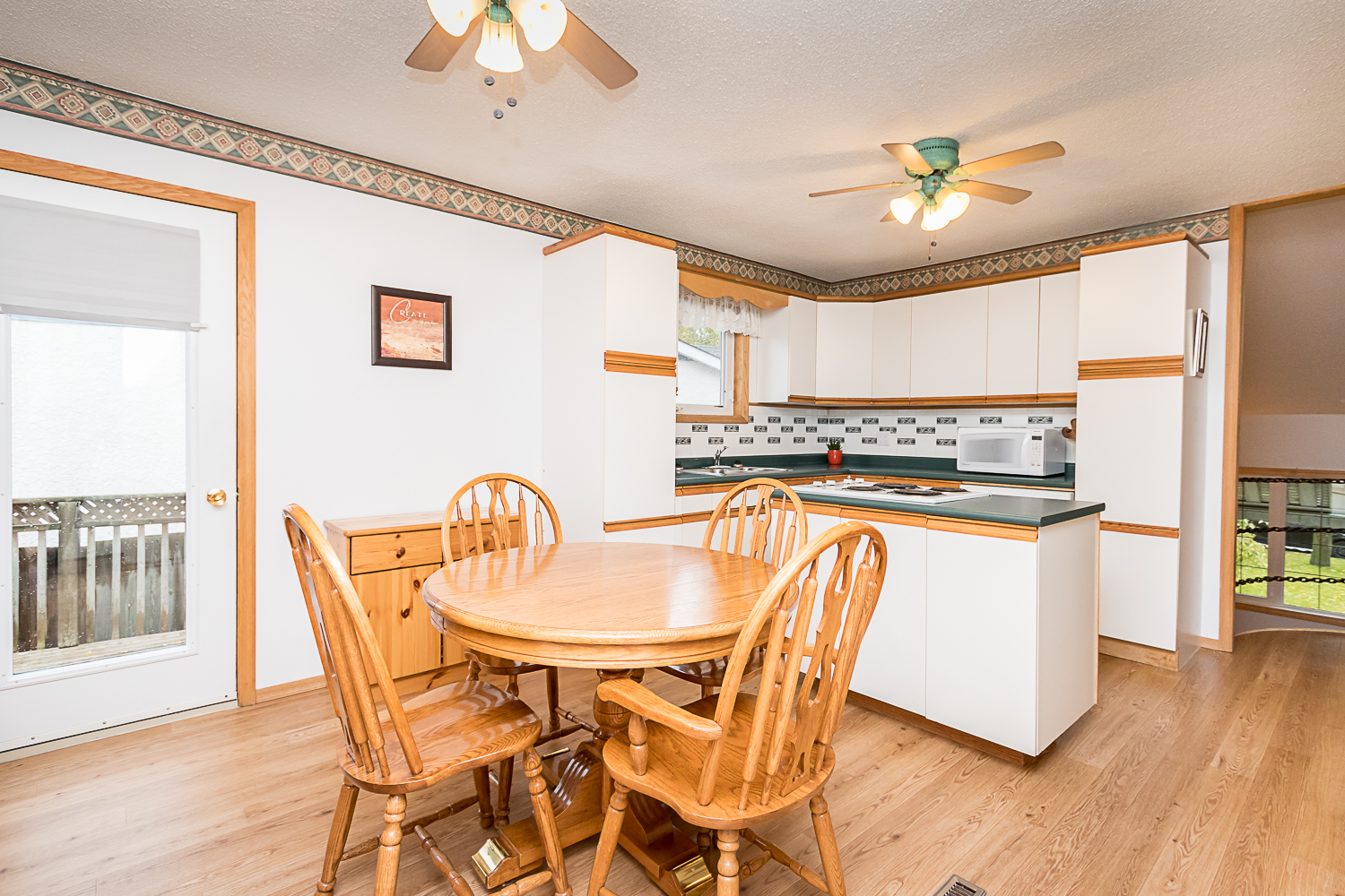 19 Craglea Corner - Dining Area