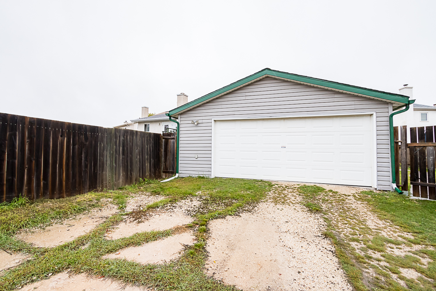 19 Craglea Corner - Garage