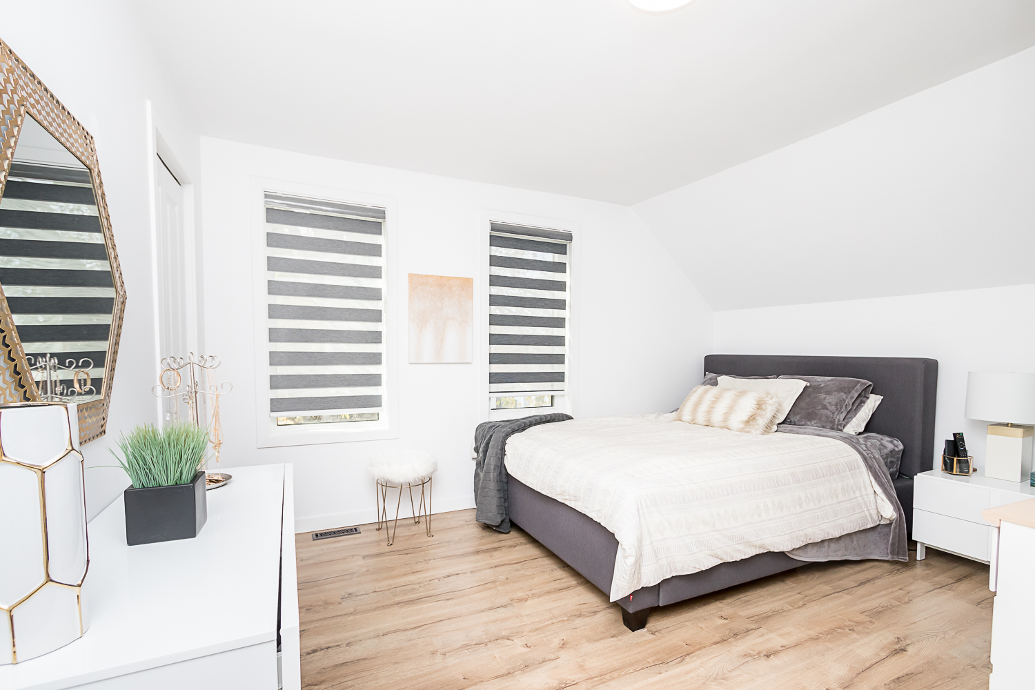 371 Martin Avenue West - Master Bedroom