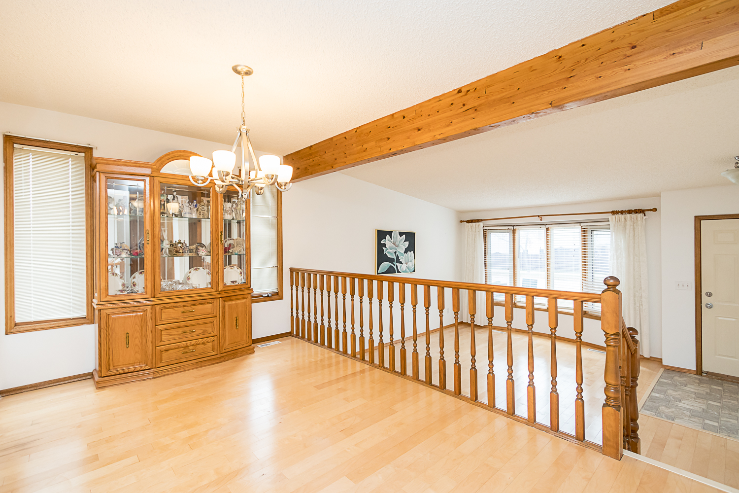 205 Kildonan Meadow Drive - Dining Room