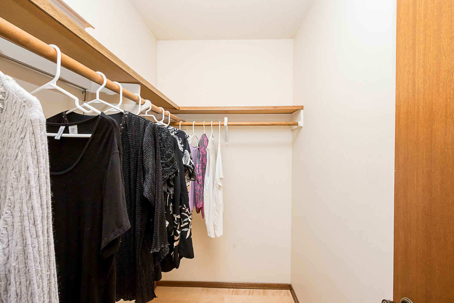 205 Kildonan Meadow Drive - Walk-in Closet