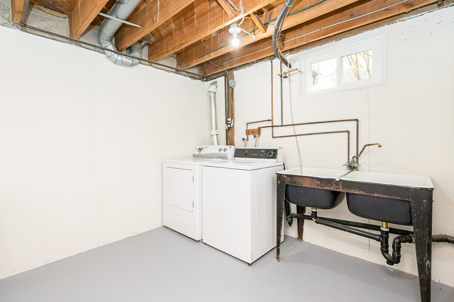 614 Dunrobin Avenue - Laundry Room