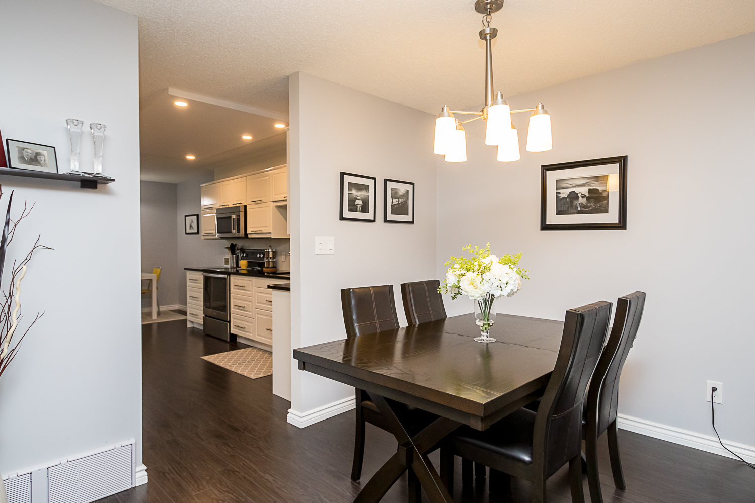7-225 Dawnville Drive - Dining Room