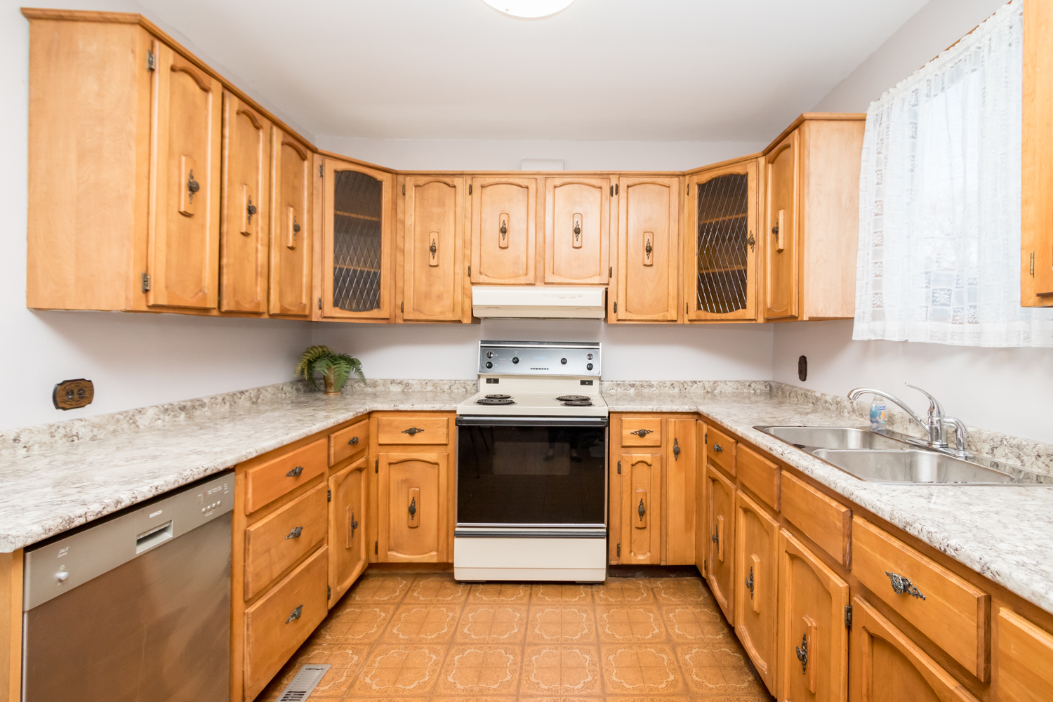 365 Melbourne Avenue - Kitchen