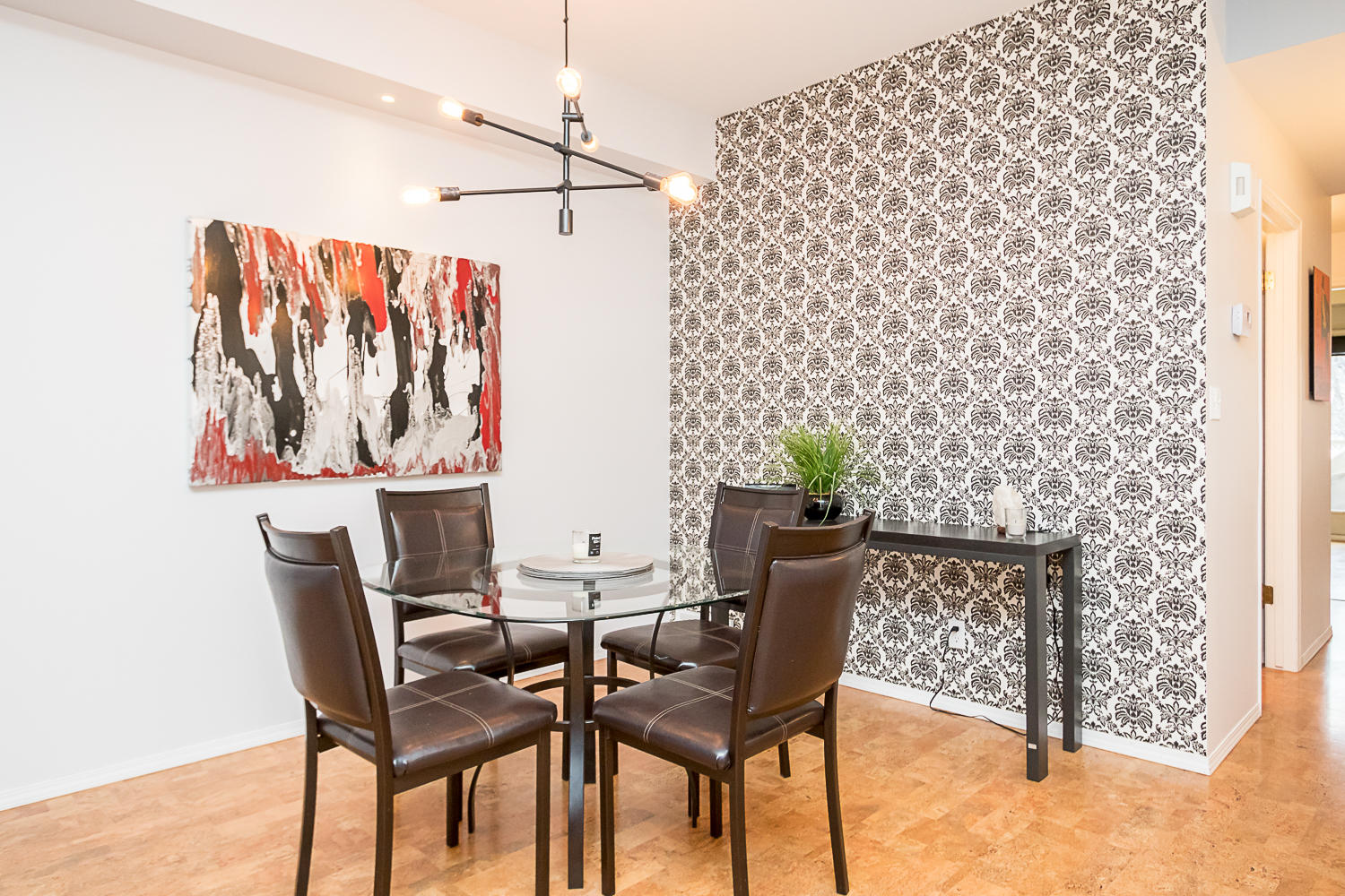 6-704 Dorchester Avenue - Dining Area