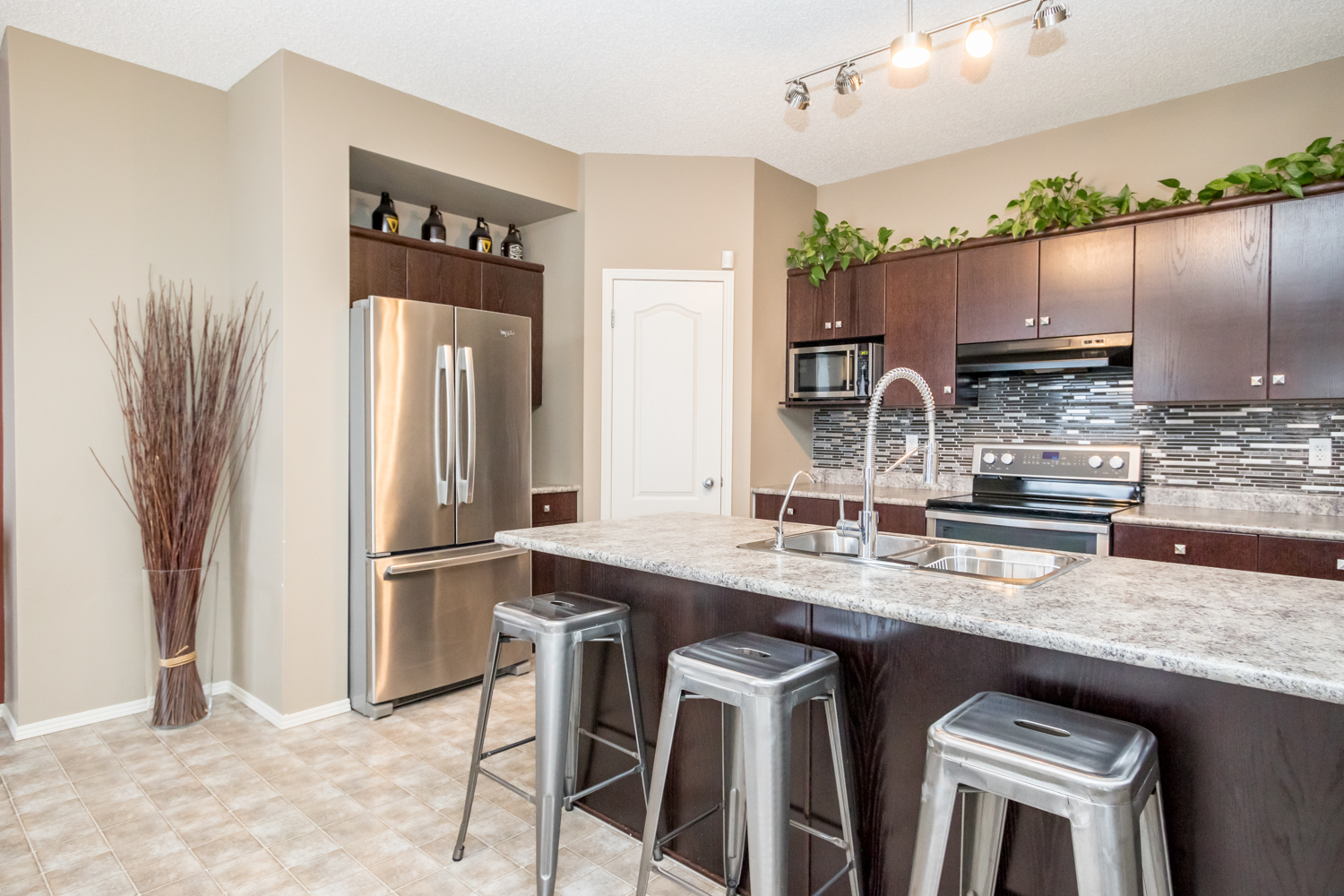 99 Linden Lake Drive - Kitchen
